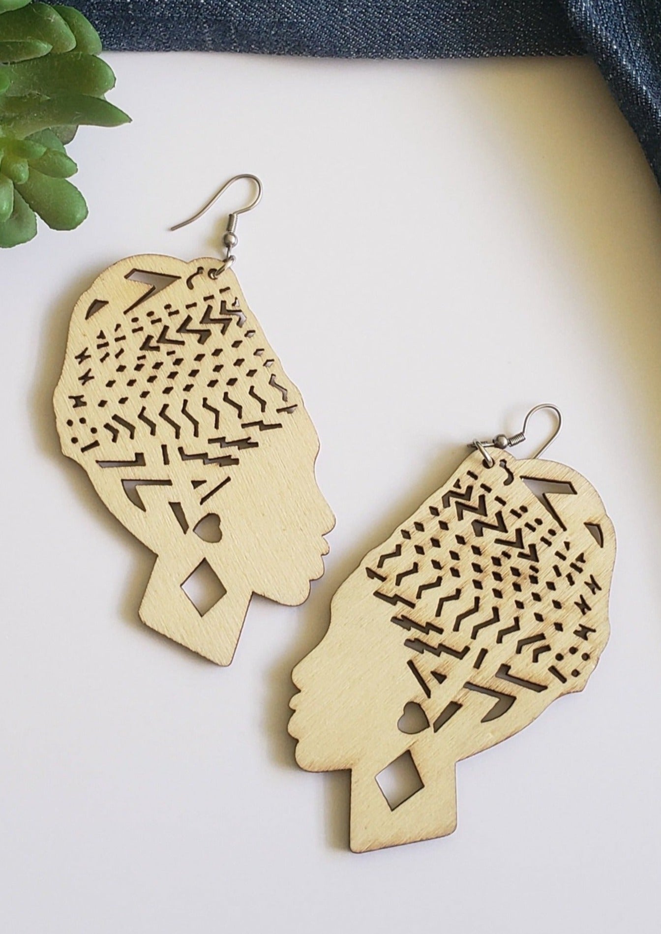 Wooden hot sale queen earrings